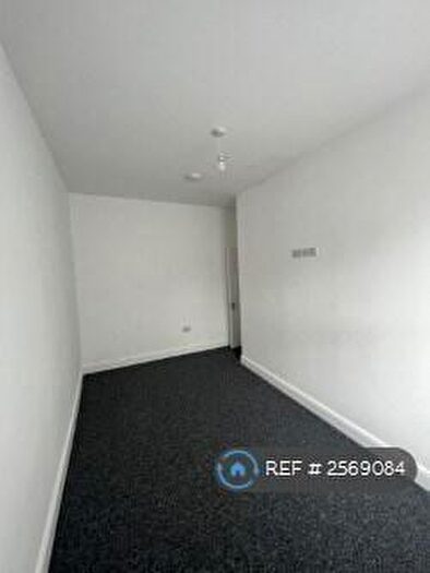 3 Bedroom Flat To Rent In Oxford Road, Reading, RG30