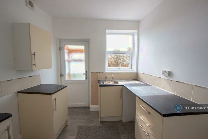 2 Bedroom Flat To Rent In Christchurch Road, Newport, NP19