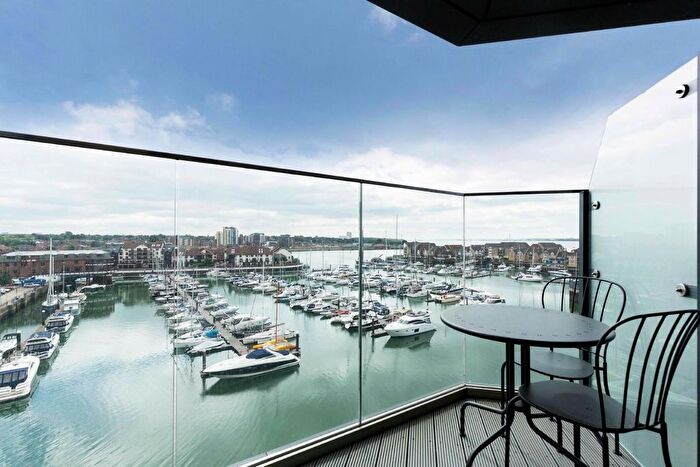 2 Bedroom Flat For Sale In Ocean Way, Southampton, SO14