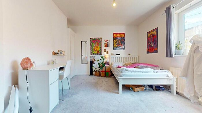 5 Bedroom Terraced House To Rent In Lang Street, London, E1