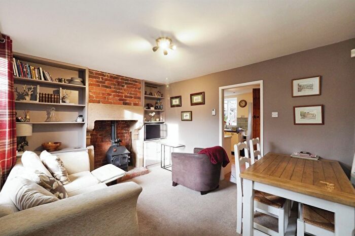 2 Bedroom Cottage For Sale In Parkside, Belper, DE56