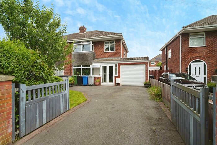 3 Bedroom Semi Detached House For Sale In Moss Lane, Manchester, M31