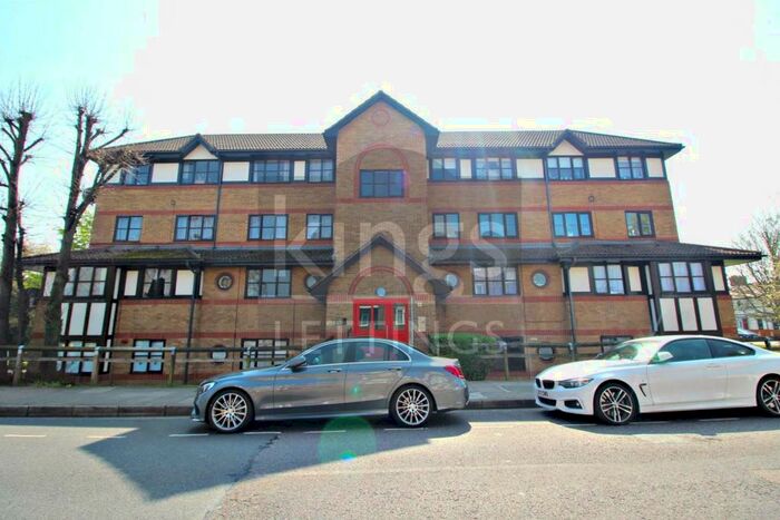 Studio To Rent In Somerset Gardens, White Hart Lane, London, N17