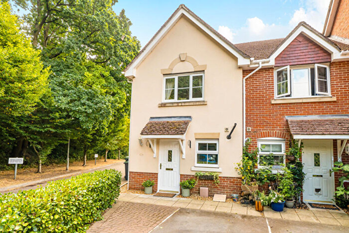2 Bedroom End Of Terrace House For Sale In Newmans Close, Wimborne, BH21