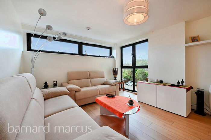 1 Bedroom Apartment To Rent In Petergate, Battersea, SW11