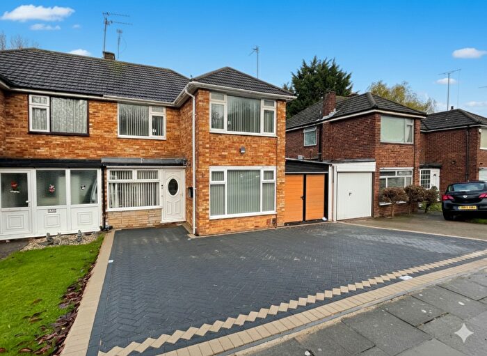 3 Bedroom Semi-Detached House For Sale In Runley Road, Luton, Bedfordshire, LU1