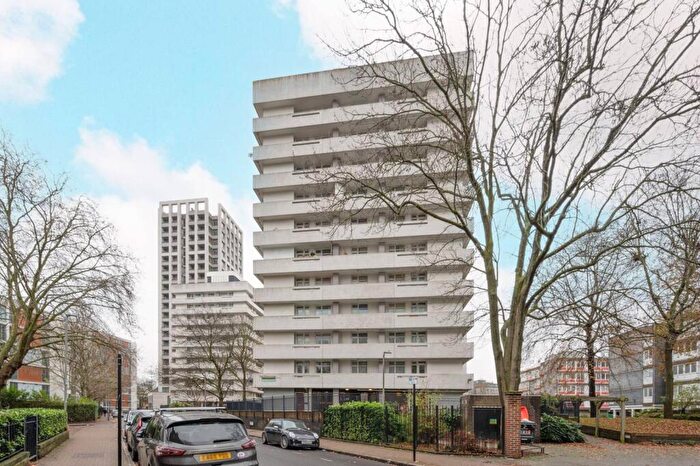 1 Bedroom Flat To Rent In Shaw Court, Clapham Junction, London, SW11
