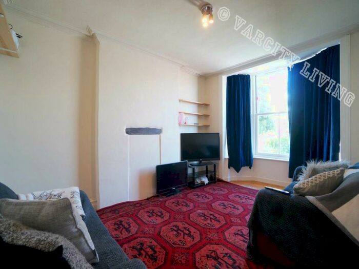 3 Bedroom House To Rent In Gladstone Terrace, Bangor, Gwynedd, LL57