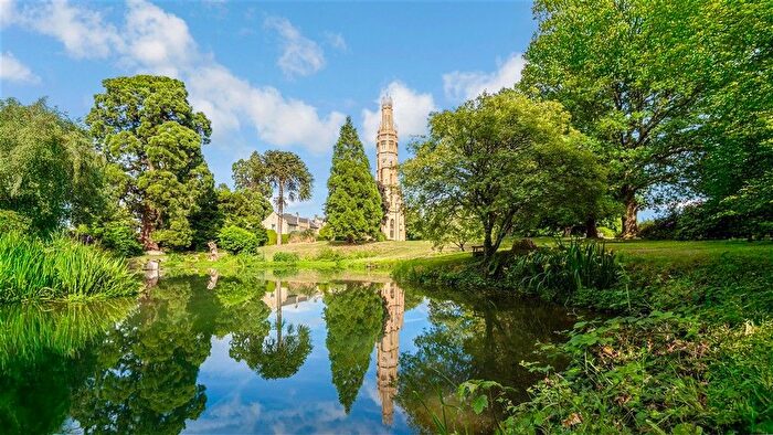 4 Bedroom Detached House For Sale In High Street, Hadlow, Tonbridge, Kent, TN11