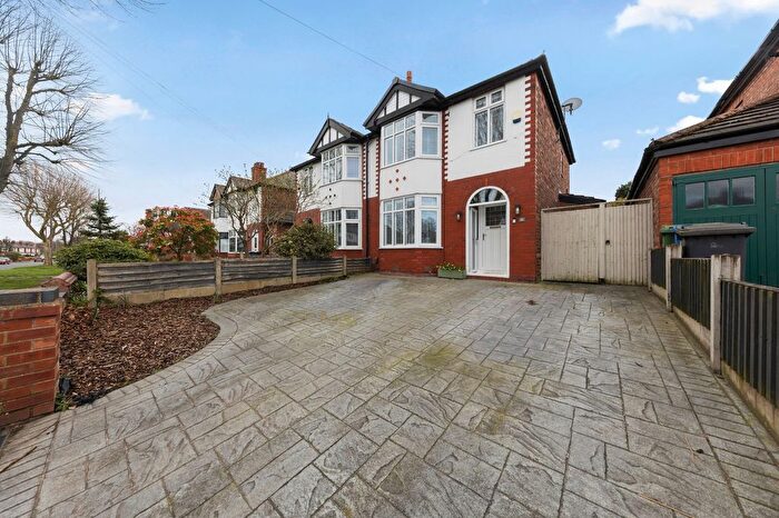 3 Bedroom Semi-Detached House For Sale In Chester Road, Grappenhall, WA4