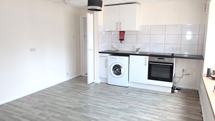 Studio To Rent In Cheapside, Luton, LU1