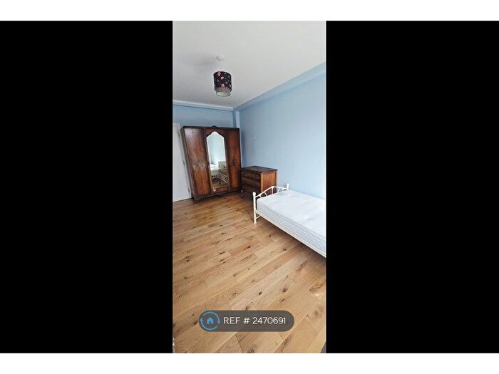 2 Bedroom Flat To Rent In Addiscombe Road, Croydon, CR0