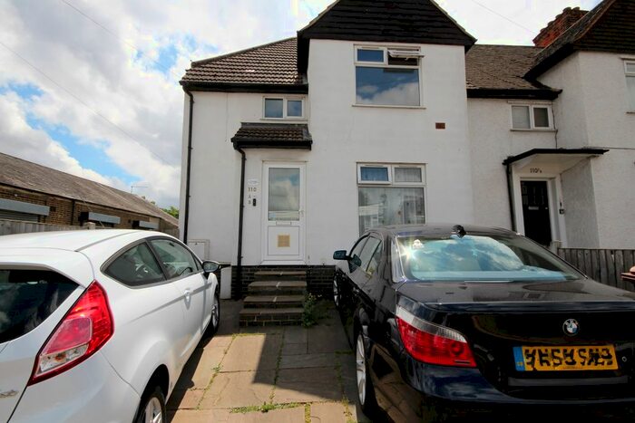 2 Bedroom Flat To Rent In High Street, Aveley, RM15