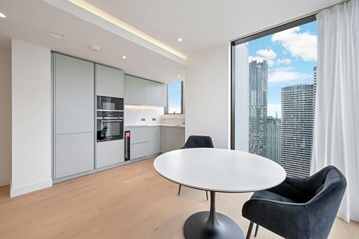 2 Bedroom Flat To Rent In Harcourt Tower, Marsh Wall, London, E14