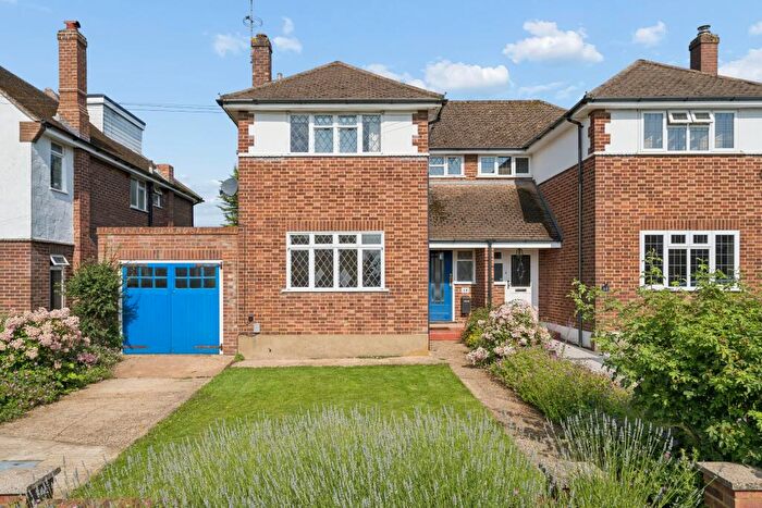 3 Bedroom Semi-Detached House For Sale In Beechwood Close, Little Chalfont, HP6