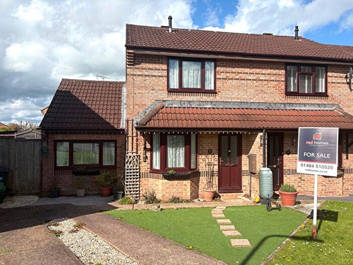 3 Bedroom Semi Detached House For Sale In Butts Close, Honiton, EX14