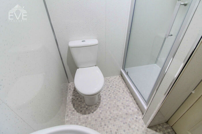 1 Bedroom Ground Flat To Rent In King Edward Street, Alexandria, G83