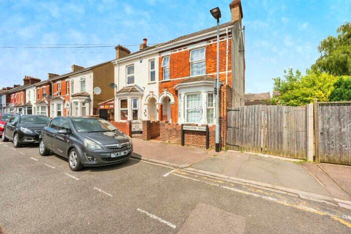 3 Bedroom End Of Terrace House For Sale In Houghton Road, Bedford, Bedfordshire, MK42