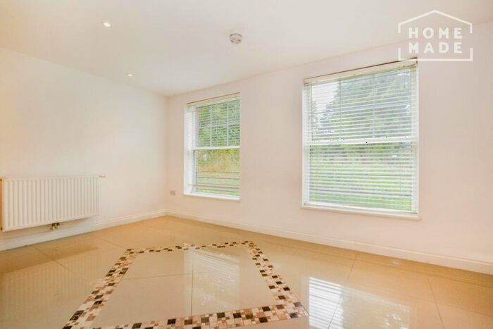 2 Bedroom Flat To Rent In Black Prince Road, Vauxhall, SE11