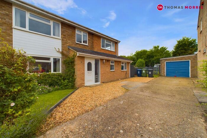 4 Bedroom Semi-Detached House For Sale In Simmer Piece, Fenstanton, Huntingdon, Cambridgeshire, PE28