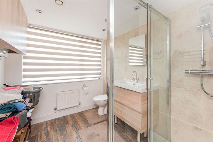 3 Bedroom Property To Rent In Trent, East Tilbury, Tilbury, RM18