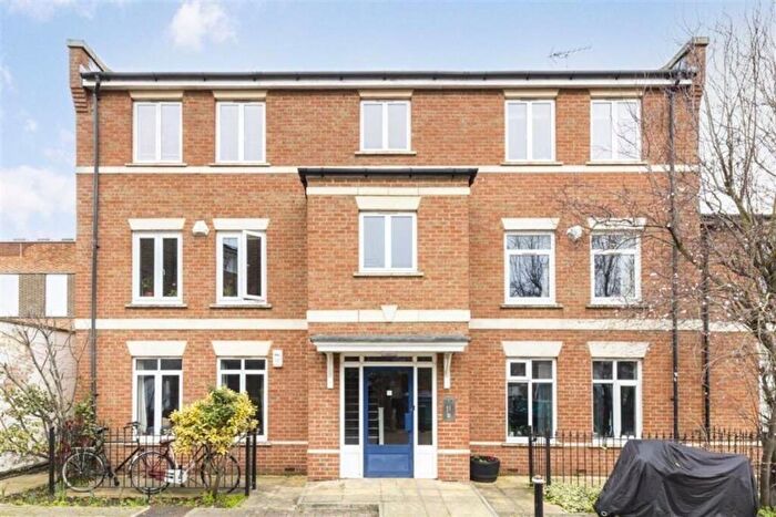 2 Bedroom Flat To Rent In Latvia Court, Open-Plan Bedroom Flat, SE17