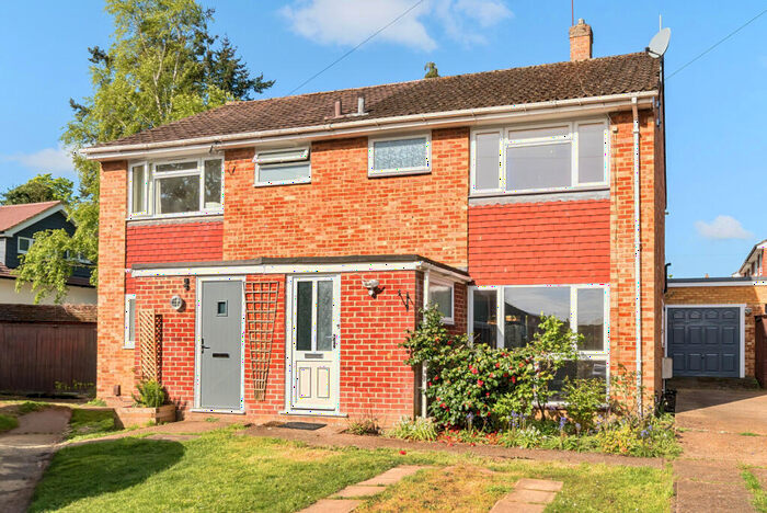 3 Bedroom Semi-Detached House To Rent In Ongar Place, Addlestone, Surrey, KT15