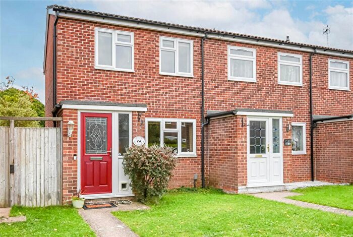 2 Bedroom End Of Terrace House For Sale In Rosedale Gardens, Thatcham, Berkshire, RG19