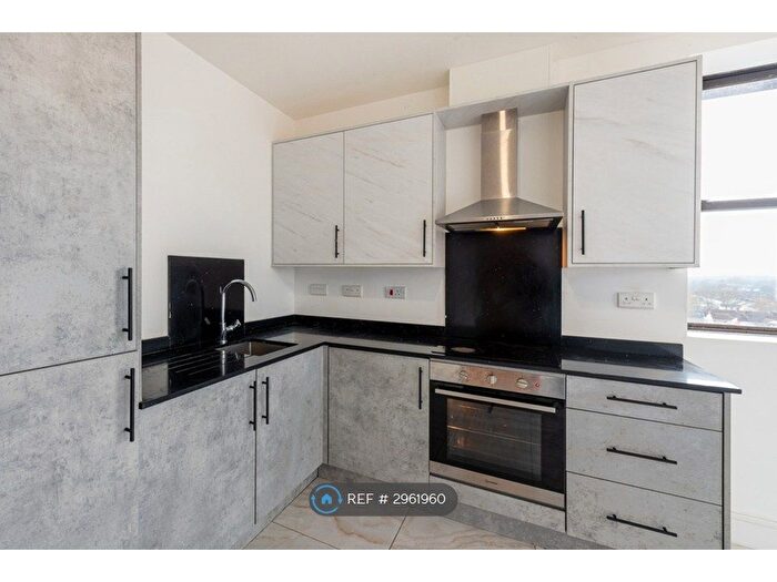1 Bedroom Flat To Rent In Wiltshire Court, Swindon, SN1