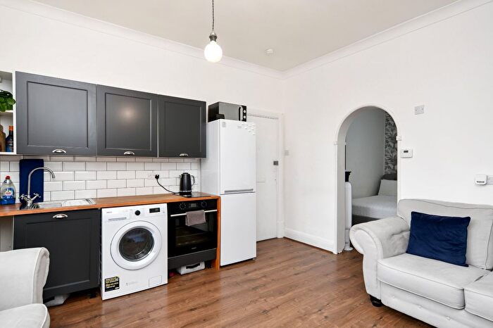 1 Bedroom Flat For Sale In Ness Road, Shoeburyness, Essex, SS3