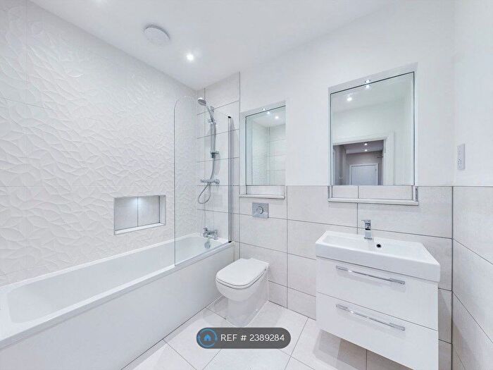 2 Bedroom Flat To Rent In Gordon Road, High Wycombe, HP13