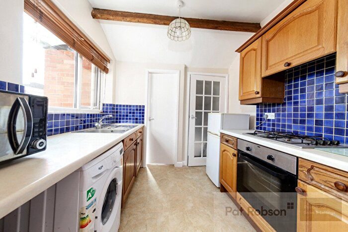3 Bedroom Flat To Rent In Salters Road, Gosforth, Newcastle Upon Tyne, NE3