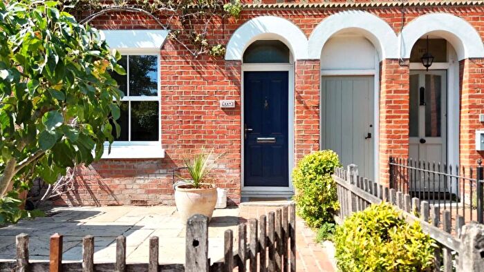 3 Bedroom Terraced House For Sale In Middlebridge Street, Romsey, Hampshire, SO51