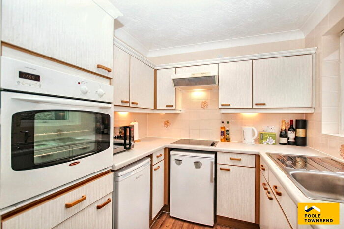 1 Bedroom Flat For Sale In Hampsfell Road, Grange-over-Sands, LA11