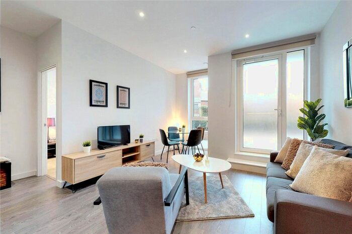 1 Bedroom Flat To Rent In Sandpiper Building, Newnton Close, London, N4