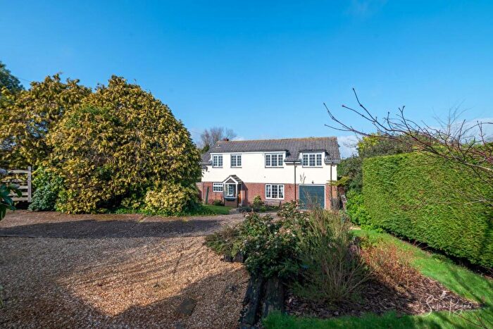 5 Bedroom Detached House For Sale In Kemming Road, Whitwell, PO38