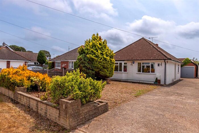 3 Bedroom Bungalow To Rent In Clover Lane, Ferring, Worthing, BN12
