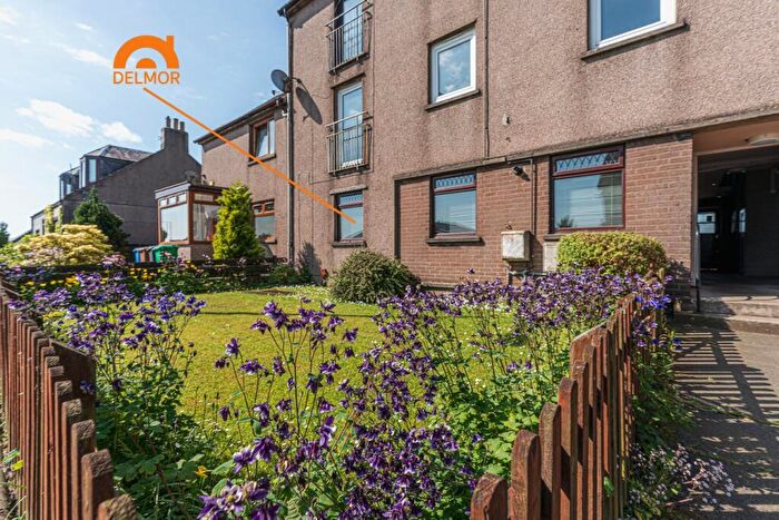2 Bedroom Flat For Sale In Oakfield Street, Kelty, KY4