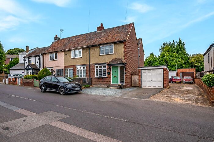 3 Bedroom End Of Terrace House For Sale In Common Lane, Dartford, DA2