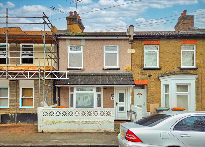 3 Bedroom Terraced House For Sale In Cemetery Road, Forest Gate, E7