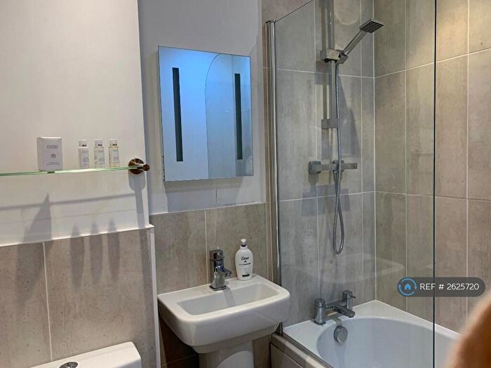 1 Bedroom Flat To Rent In Oriental Place, Brighton, BN1