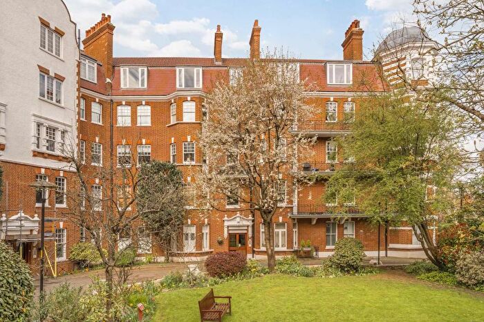 2 Bedroom Flat For Sale In Kings Gardens, West Hampstead, NW6