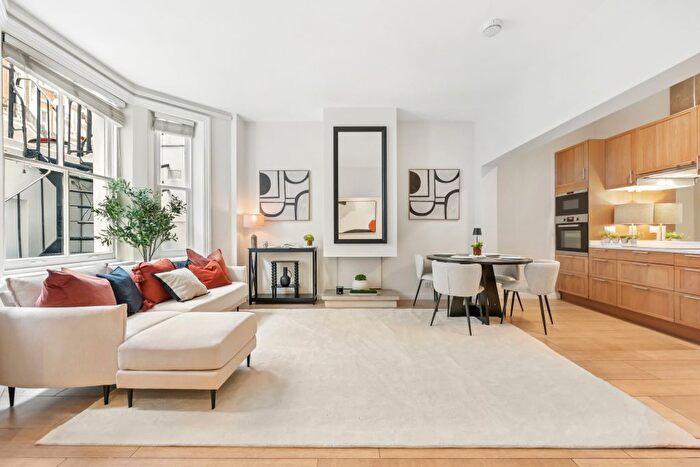 2 Bedroom Flat For Sale In Hogarth Road, Earls Court, London, SW5