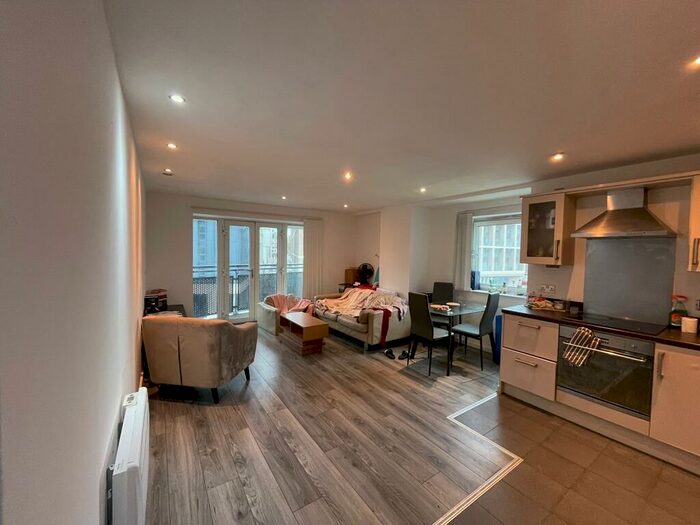 2 Bedroom Apartment To Rent In Masshouse Plaza Bed, B5
