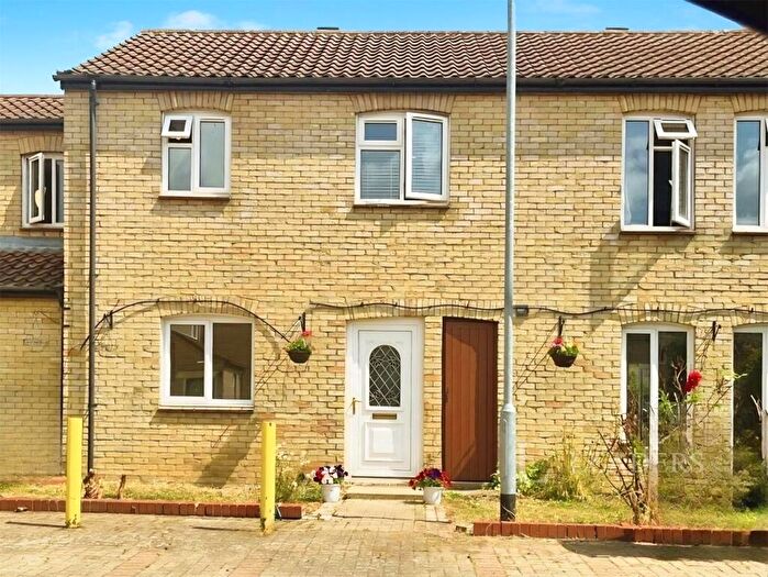 2 Bedroom Flat To Rent In Thorpe Way, CB5