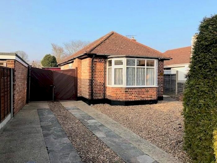 3 Bedroom Detached Bungalow To Rent In Staines-Upon-Thames, Surrey, TW18