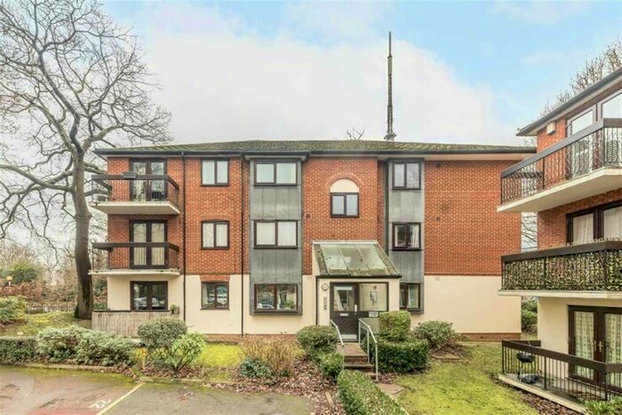 2 Bedroom Flat To Rent In Wavel Place, London, SE26