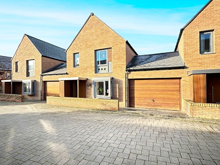 3 Bedroom Link Detached House For Sale In Bead Road, Trumpington, Cambridge, CB2