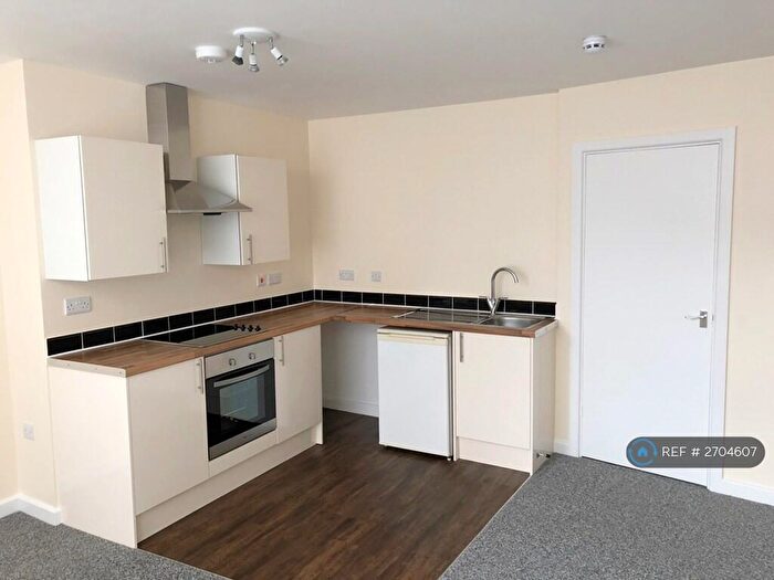 1 Bedroom Flat To Rent In Low Street, Sutton-In-Ashfield, NG17
