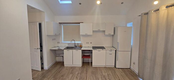 1 Bedroom Flat To Rent In Connaught Road, Luton, LU4